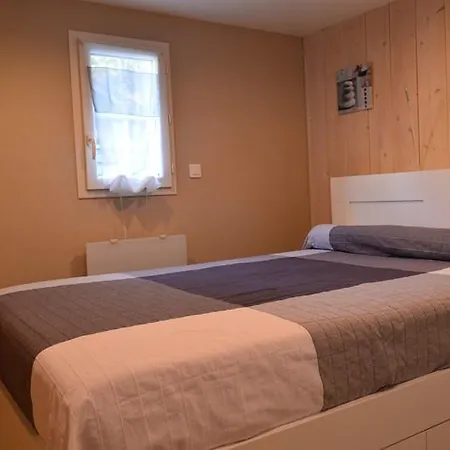 Chalet Three Bedroom Chalet, 75m² *