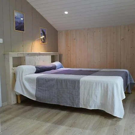 Three Bedroom Chalet, 75m² Chalet Gujan-Mestras